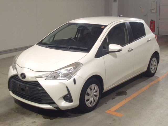 TOYOTA VITZ — фото