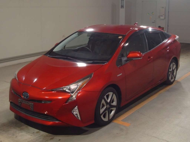 TOYOTA PRIUS — фото