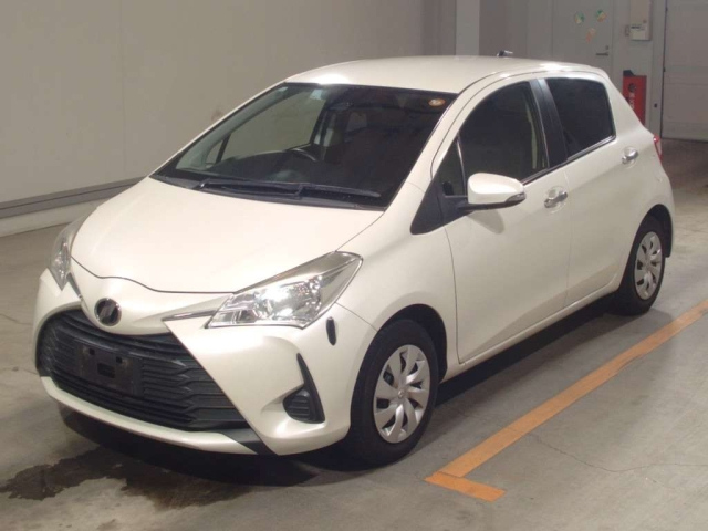 TOYOTA VITZ — фото