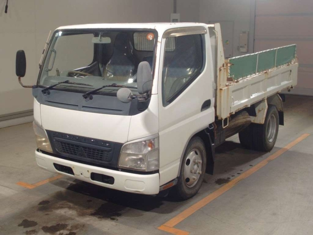 MITSUBISHI CANTER — фото
