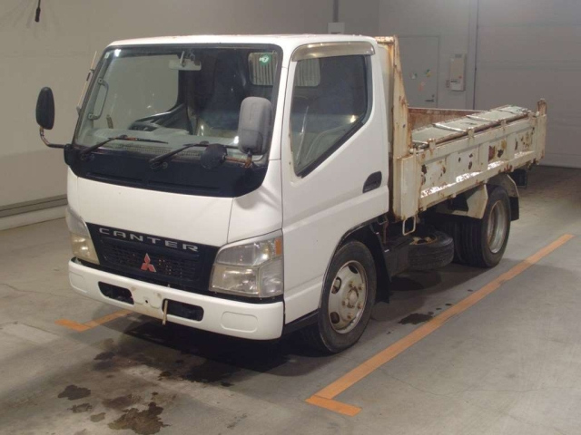MITSUBISHI CANTER — фото
