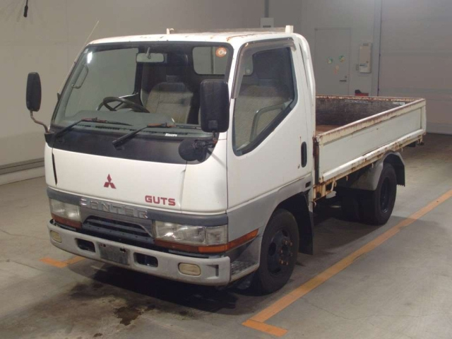 MITSUBISHI CANTER — фото