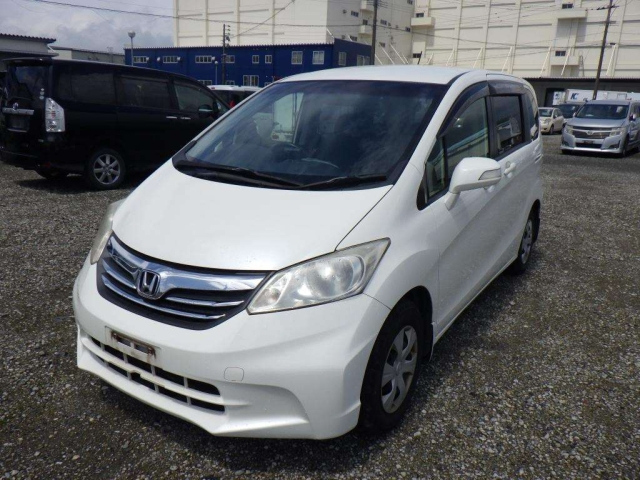 HONDA FREED — фото