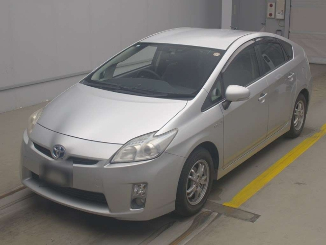 TOYOTA PRIUS — фото