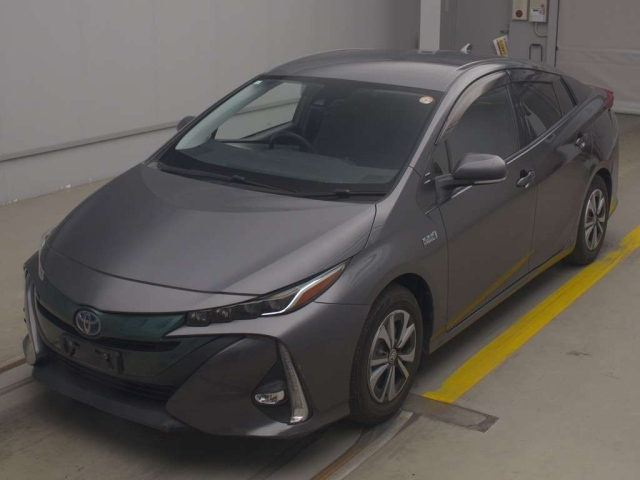 TOYOTA PRIUS — фото