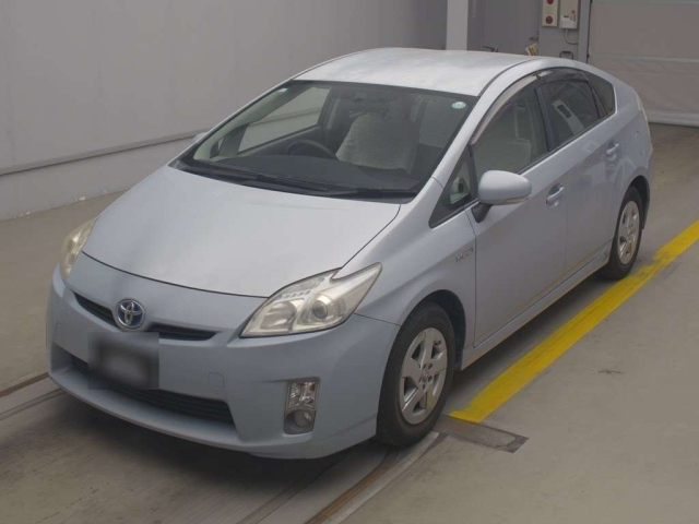 TOYOTA PRIUS — фото
