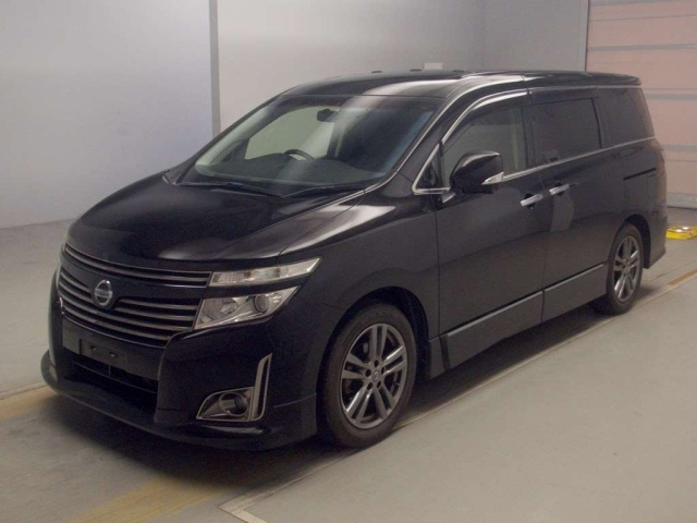 NISSAN ELGRAND — фото