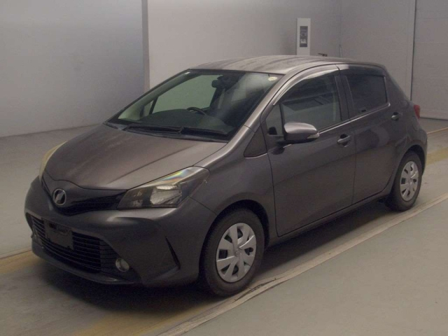 TOYOTA VITZ — фото