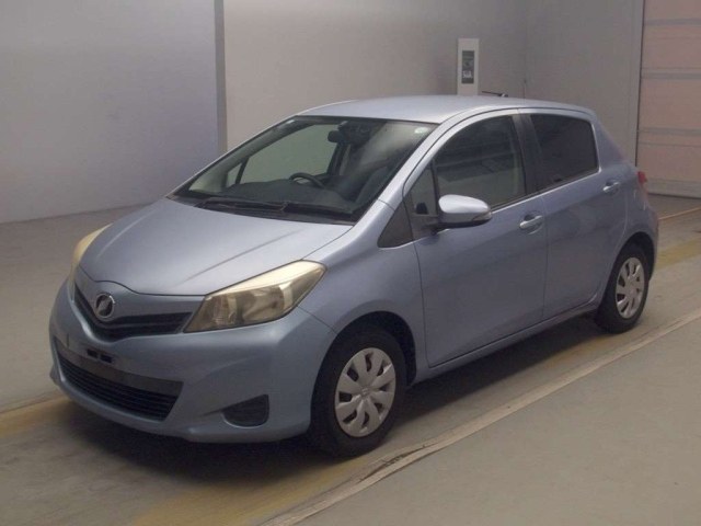 TOYOTA VITZ — фото