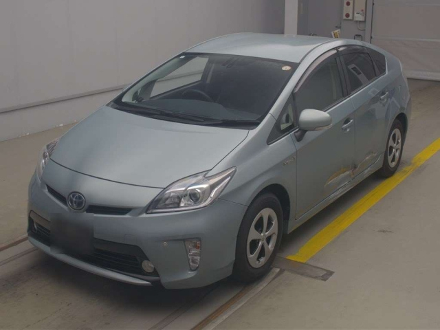 TOYOTA PRIUS — фото