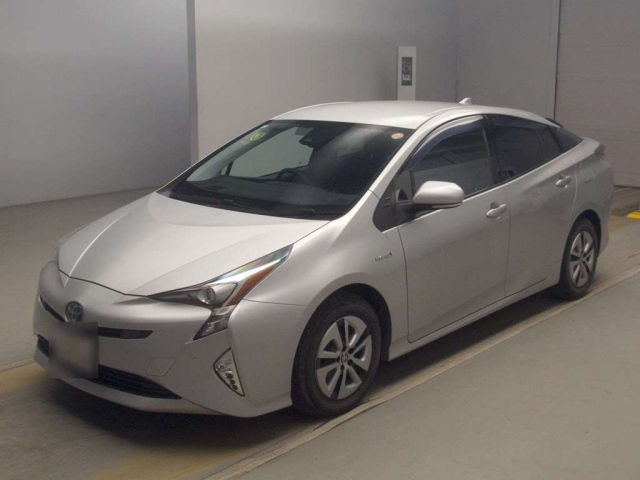TOYOTA PRIUS — фото