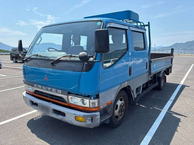 MITSUBISHI CANTER — фото