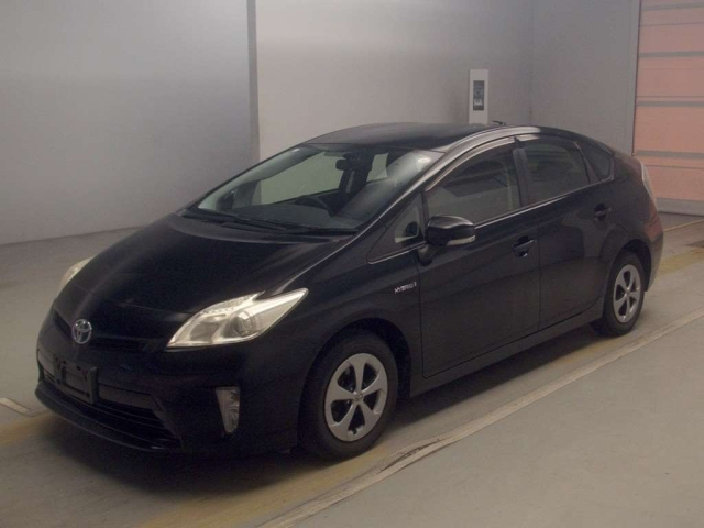 TOYOTA PRIUS — фото