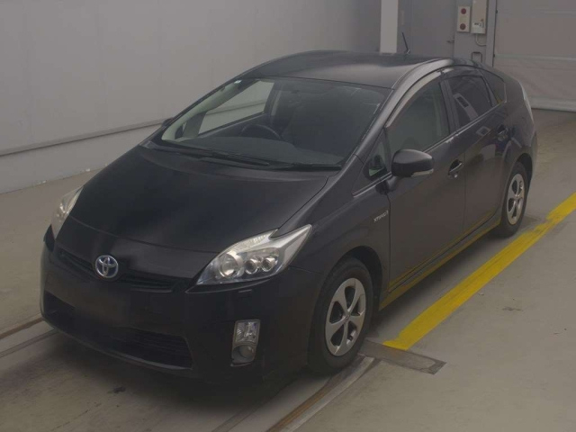 TOYOTA PRIUS — фото