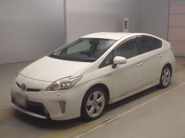 TOYOTA PRIUS — фото