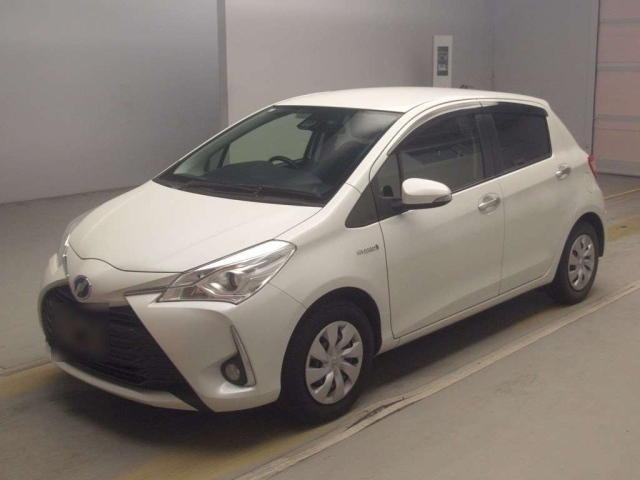 TOYOTA VITZ — фото