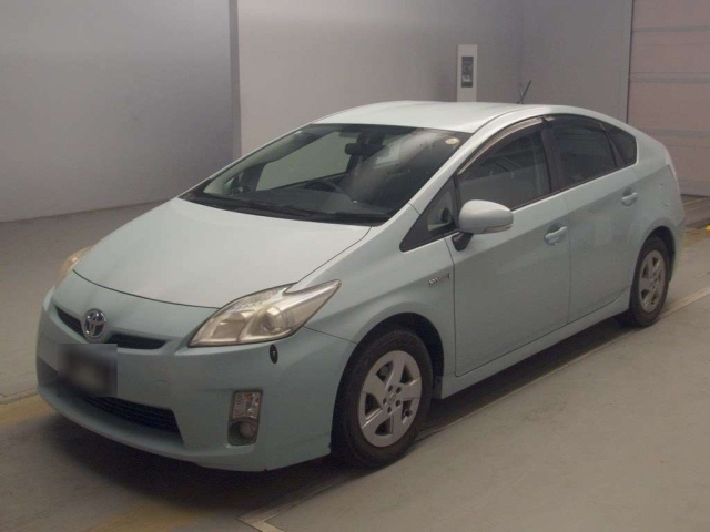 TOYOTA PRIUS — фото
