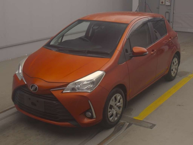 TOYOTA VITZ — фото