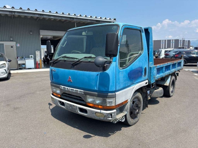 MITSUBISHI CANTER — фото