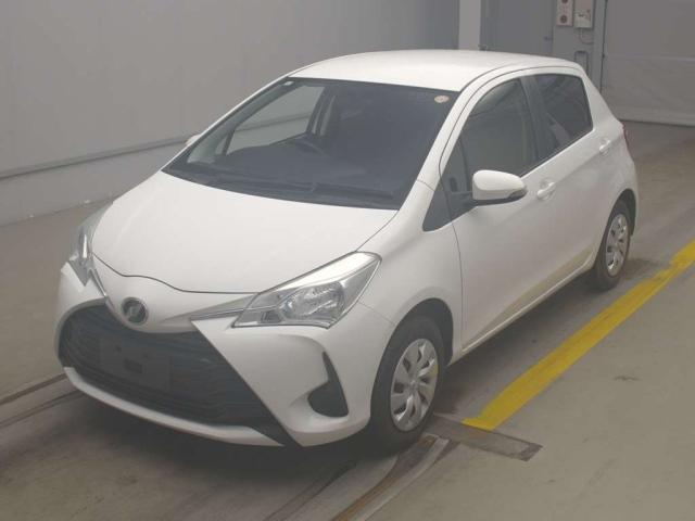 TOYOTA VITZ — фото