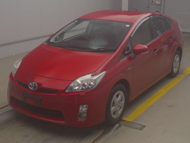 TOYOTA PRIUS — фото