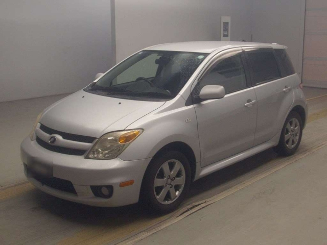 TOYOTA IST