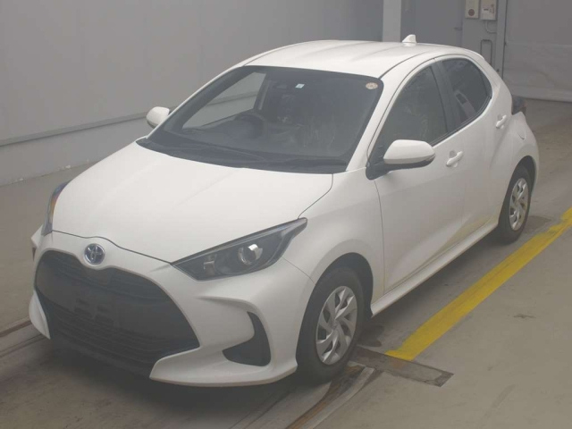 TOYOTA YARIS — фото