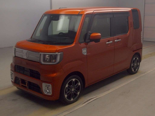 DAIHATSU WAKE — фото