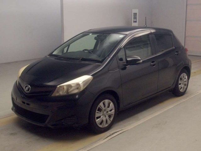 TOYOTA VITZ — фото