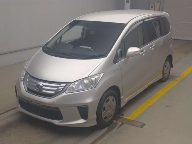 HONDA FREED — фото