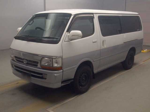 TOYOTA HIACE — фото