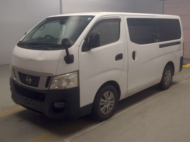 NISSAN CARAVAN — фото