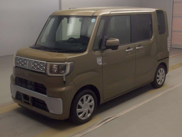 DAIHATSU WAKE — фото
