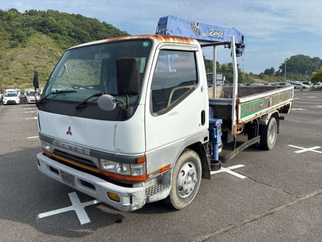 MITSUBISHI CANTER — фото