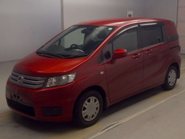 HONDA FREED — фото