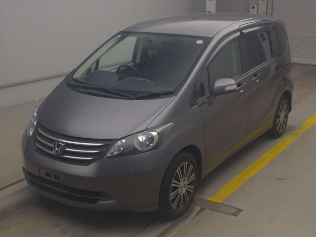 HONDA FREED — фото