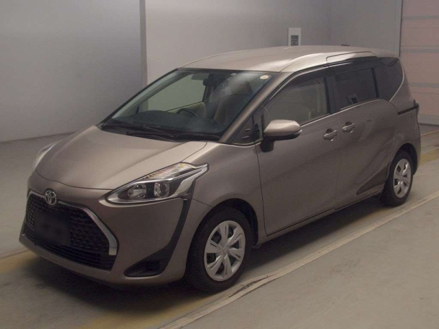 TOYOTA SIENTA — фото