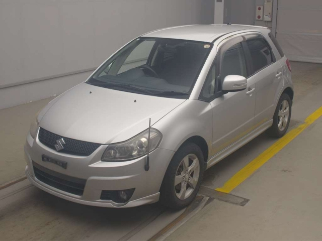 SUZUKI SX 4 — фото