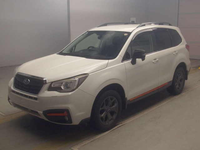 SUBARU FORESTER — фото