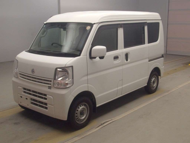 NISSAN CLIPPER — фото