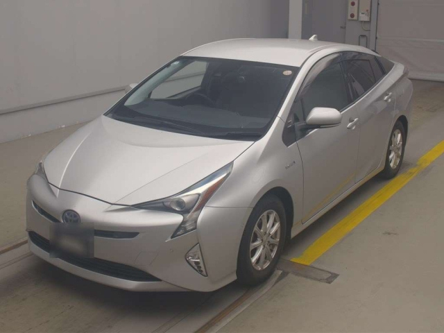 TOYOTA PRIUS — фото