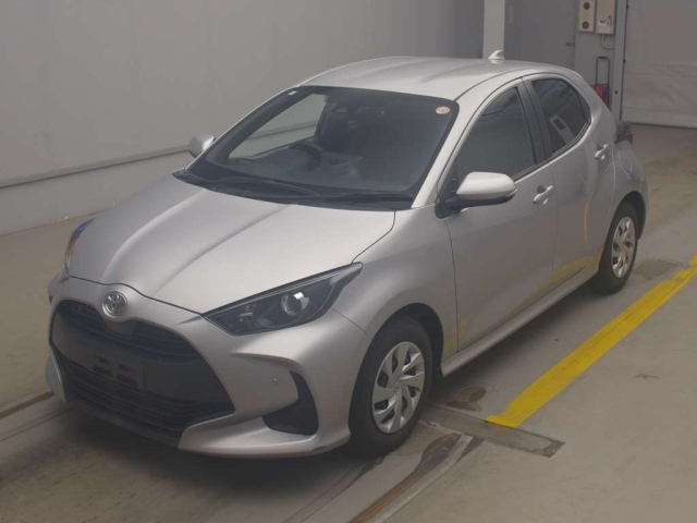 TOYOTA YARIS — фото