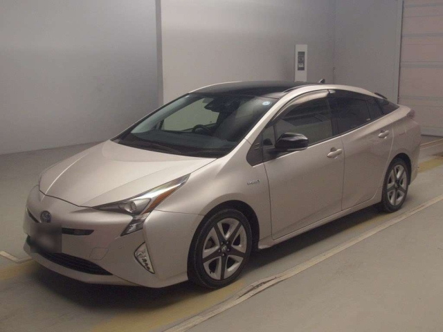 TOYOTA PRIUS — фото