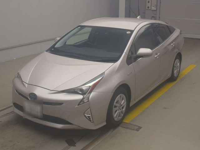 TOYOTA PRIUS — фото