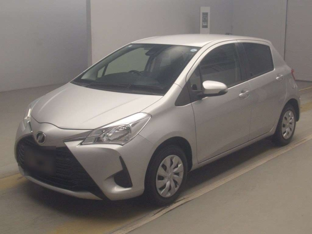 TOYOTA VITZ — фото