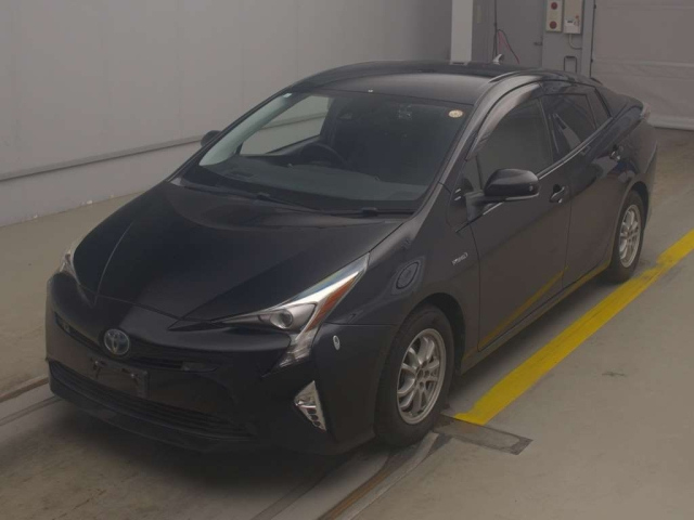 TOYOTA PRIUS — фото