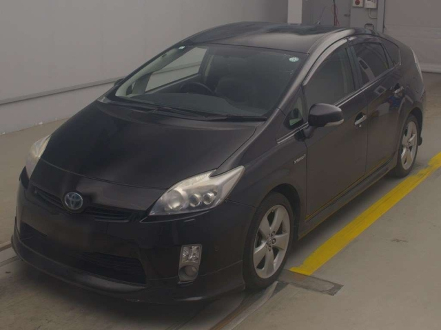 TOYOTA PRIUS — фото