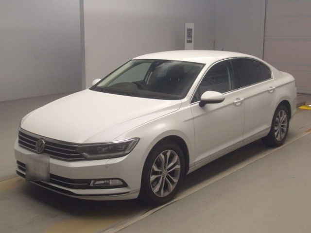 VOLKSWAGEN PASSAT — фото