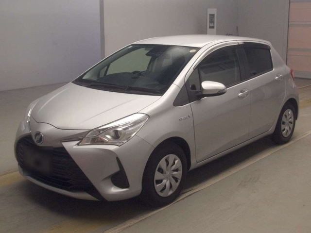 TOYOTA VITZ — фото