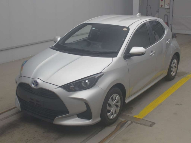 TOYOTA YARIS — фото